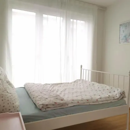 Appartement Gemuetliches In Geraeumiger Gemeinschaftswohnung *