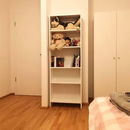 Gemuetliches In Geraeumiger Gemeinschaftswohnung * 德累斯顿