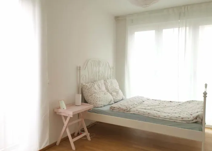 Apartamento Gemuetliches In Geraeumiger Gemeinschaftswohnung *