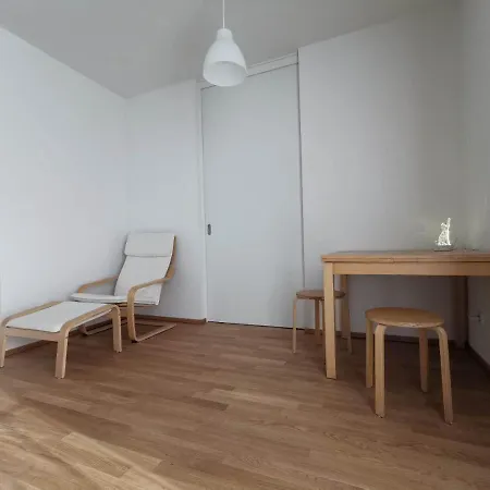 Gemuetliches In Geraeumiger Gemeinschaftswohnung Dresden