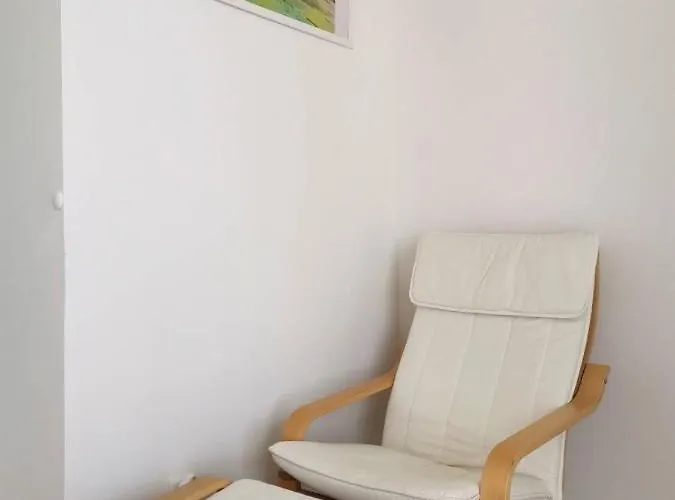 Gemuetliches In Geraeumiger Gemeinschaftswohnung