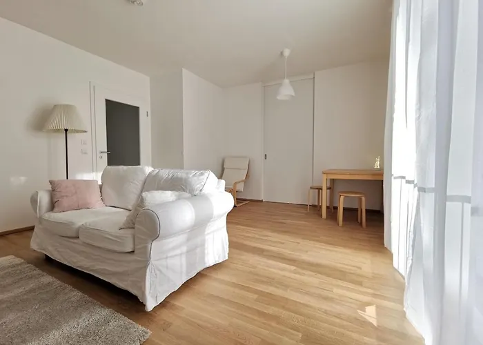 Gemuetliches In Geraeumiger Gemeinschaftswohnung 公寓 *