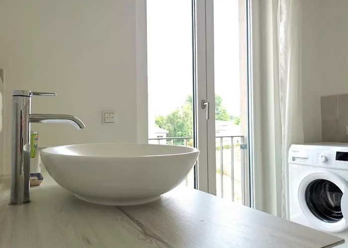 Gemuetliches In Geraeumiger Gemeinschaftswohnung