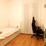 Apartmán Gemuetliches In Geraeumiger Gemeinschaftswohnung Drážďany